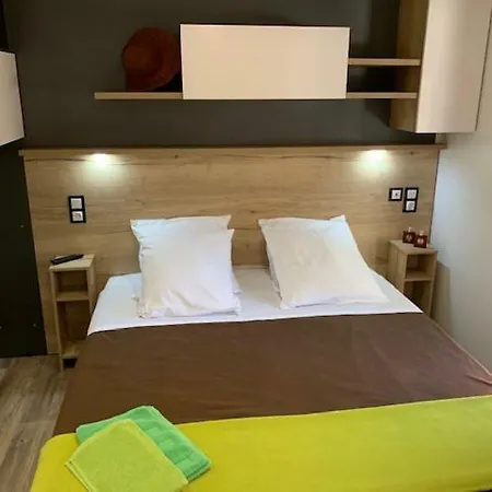 Camping Le Mas Des Sedaries 2* Villefort (Lozere)